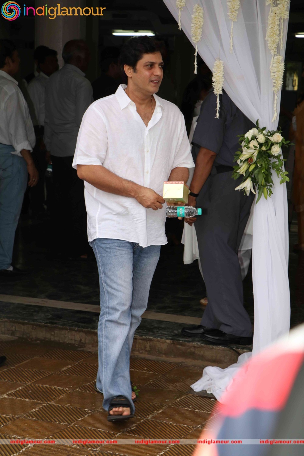 Raveena Tandons Father in law Mr. Kundan Thadani Prayer Meet Event hd photo