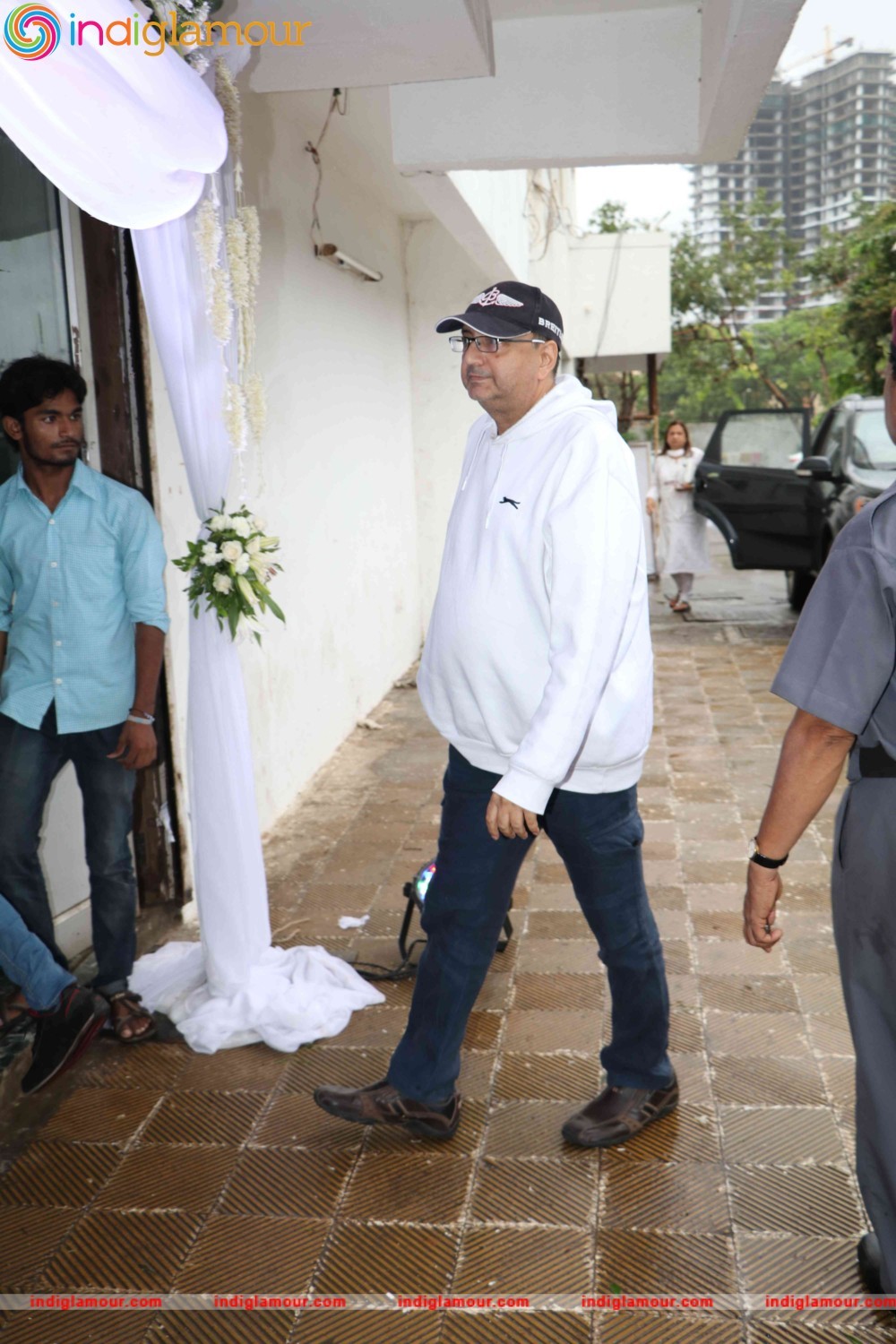 Raveena Tandons Father in law Mr. Kundan Thadani Prayer Meet Event hd photo
