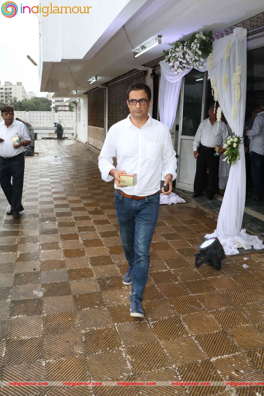 Raveena Tandons Father in law Mr. Kundan Thadani Prayer Meet Event hd photo