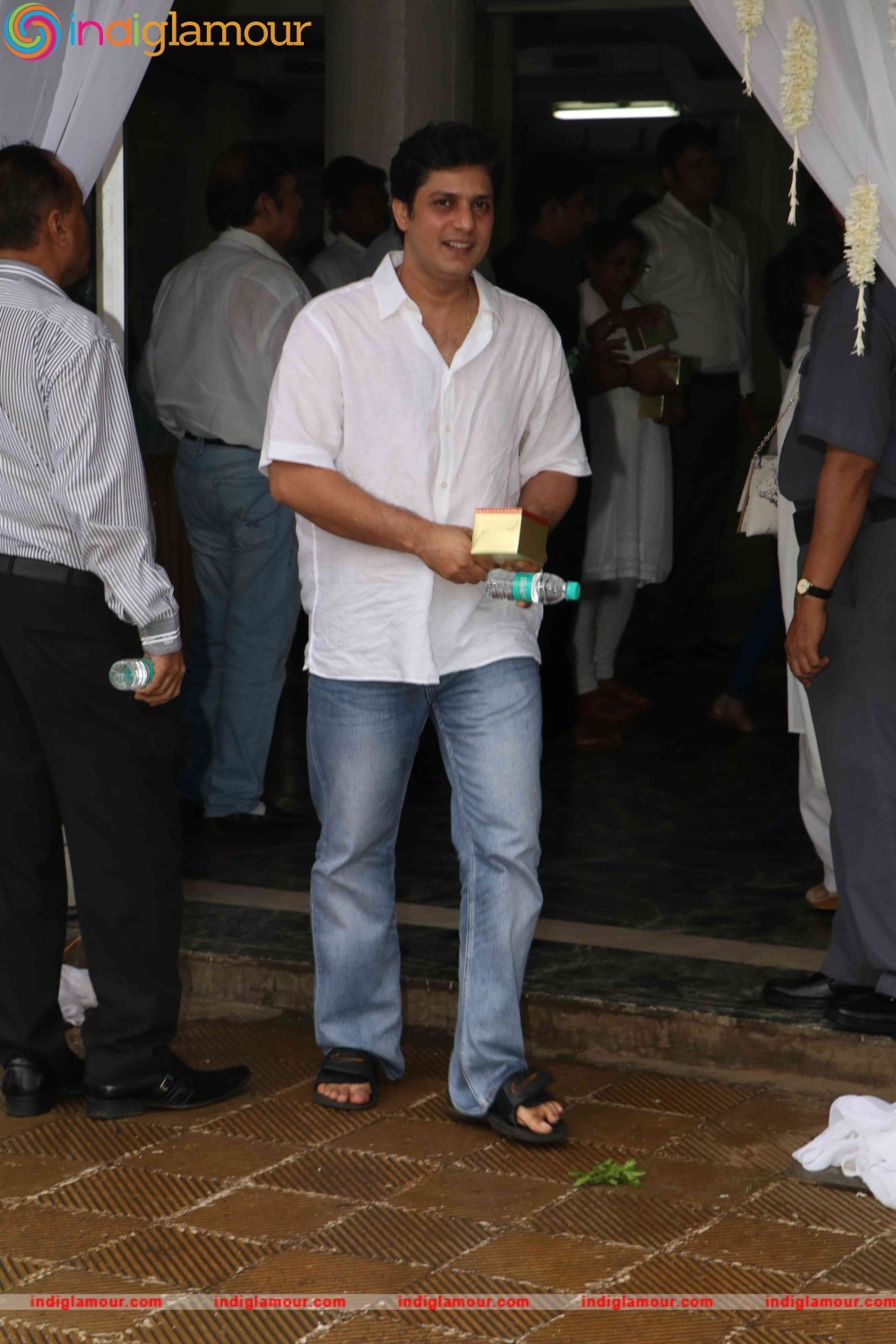 Raveena Tandons Father in law Mr. Kundan Thadani Prayer Meet Event hd photo