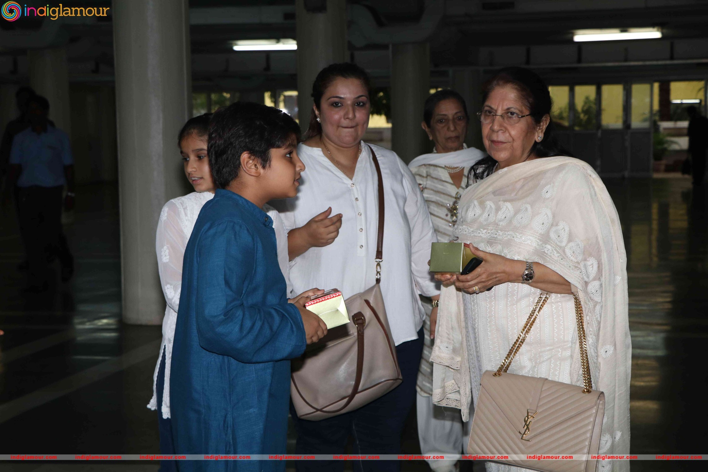Raveena Tandons Father in law Mr. Kundan Thadani Prayer Meet Event hd photo