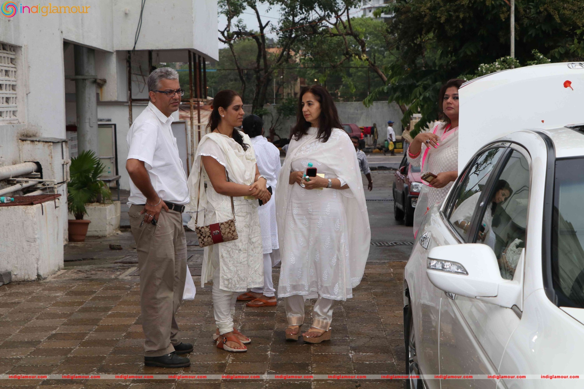 Raveena Tandons Father in law Mr. Kundan Thadani Prayer Meet Event hd photo