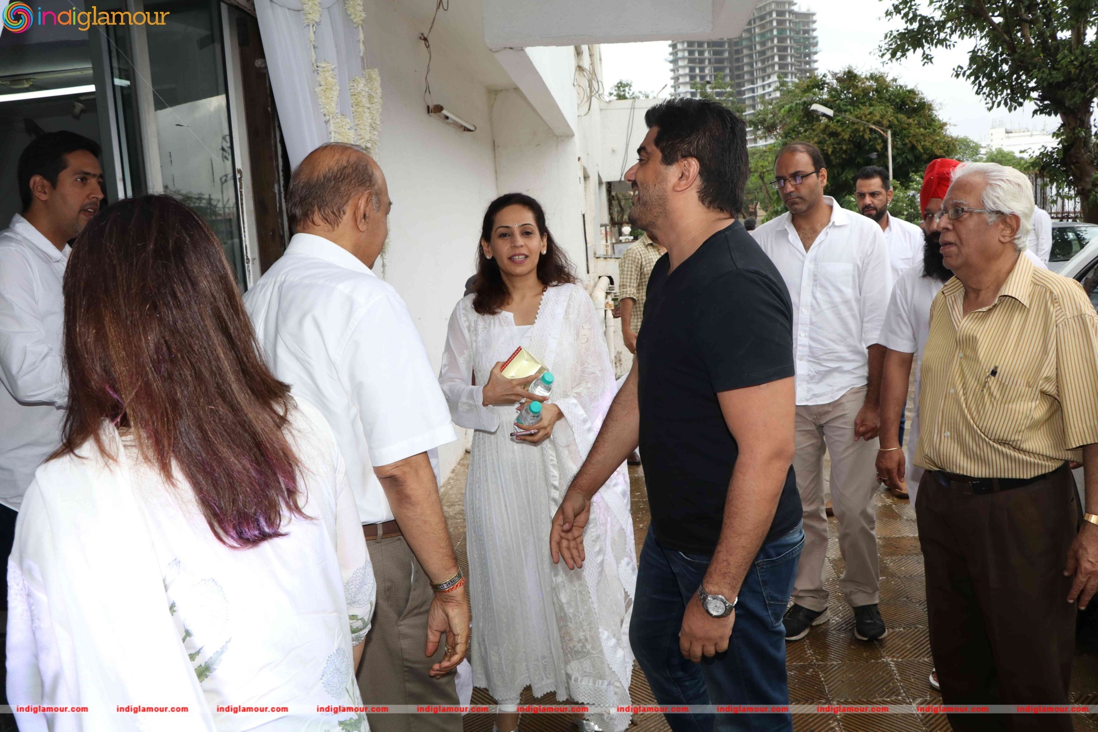 Raveena Tandons Father in law Mr. Kundan Thadani Prayer Meet Event hd photo