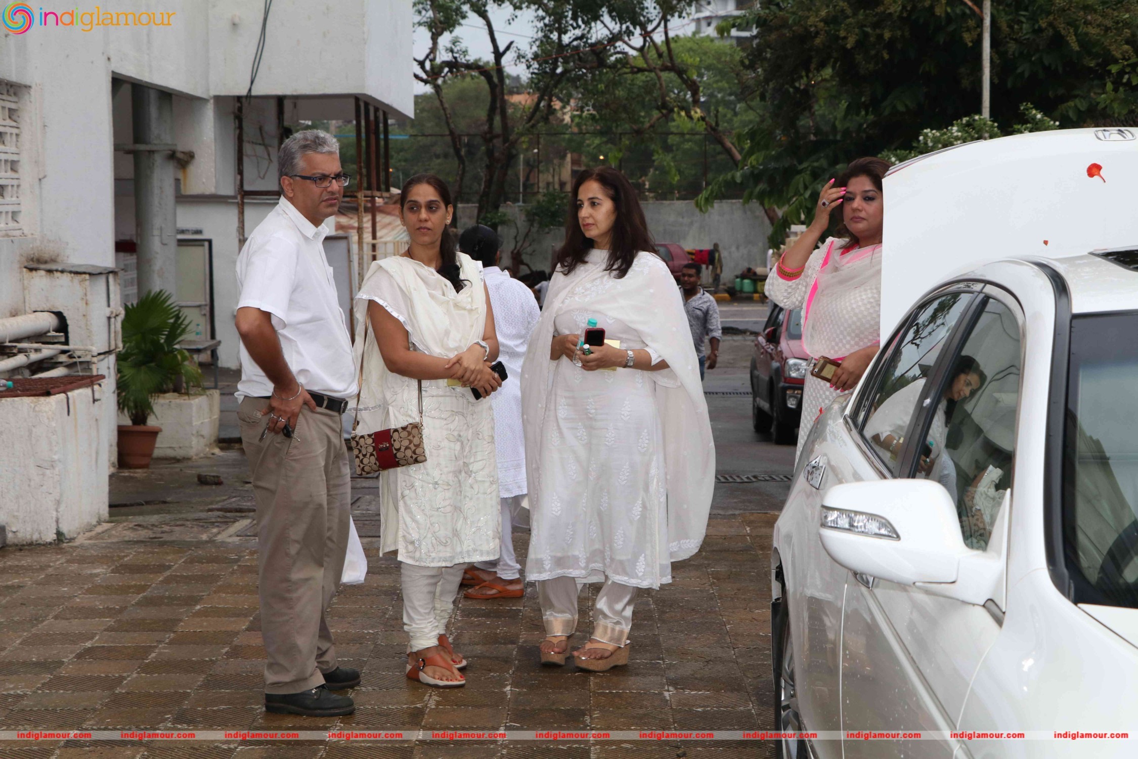 Raveena Tandons Father in law Mr. Kundan Thadani Prayer Meet Event hd photo