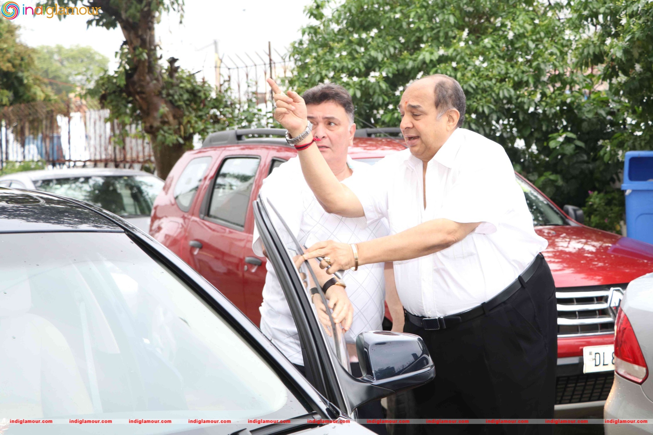 Raveena Tandons Father in law Mr. Kundan Thadani Prayer Meet Event hd photo