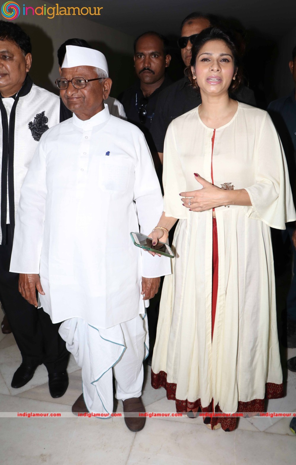 Anna Hazare and Tanishaa Mukerji During the Poster Launch of Film Anna in Mumbai Event hd photo