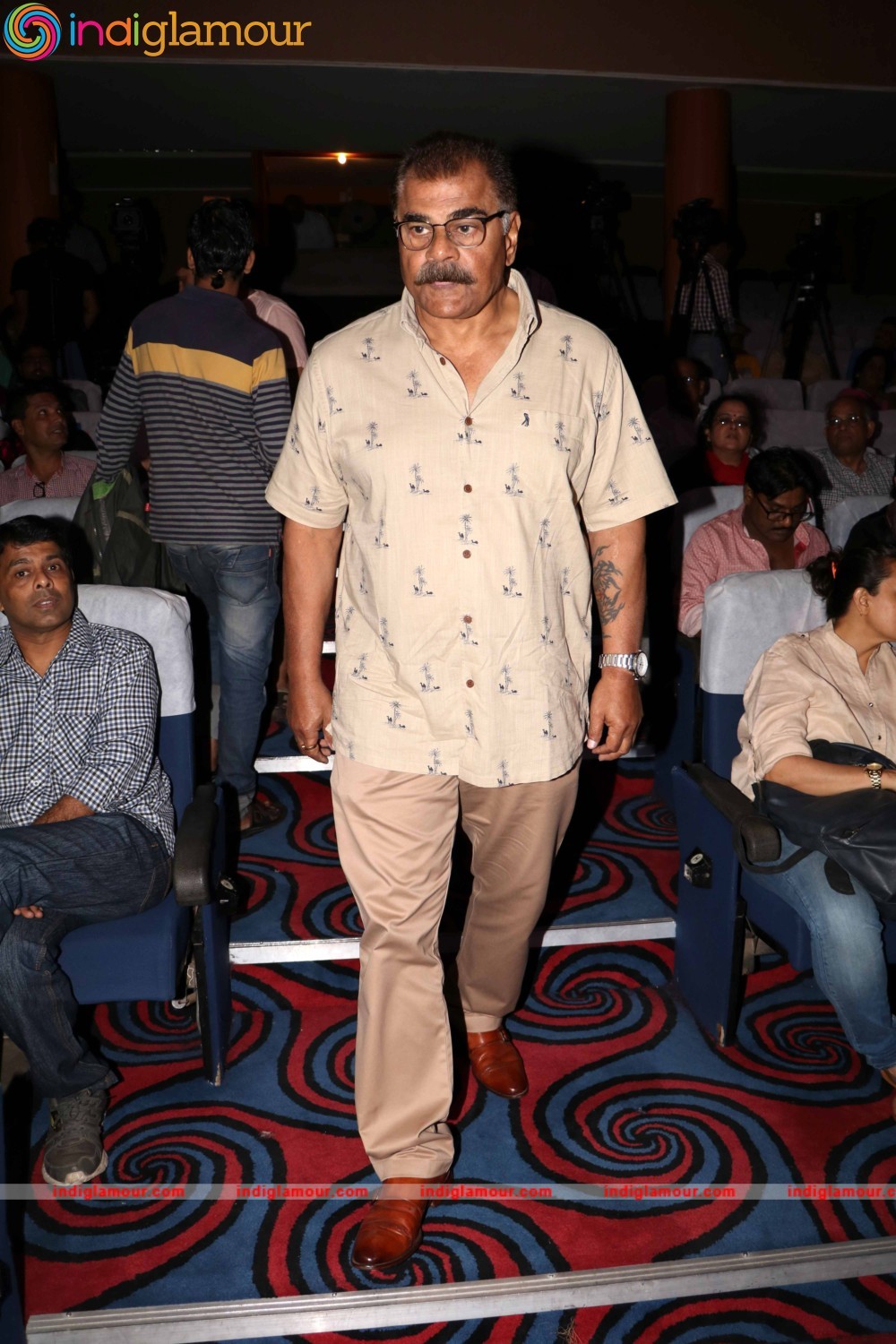 Anna Hazare and Tanishaa Mukerji During the Poster Launch of Film Anna in Mumbai Event hd photo