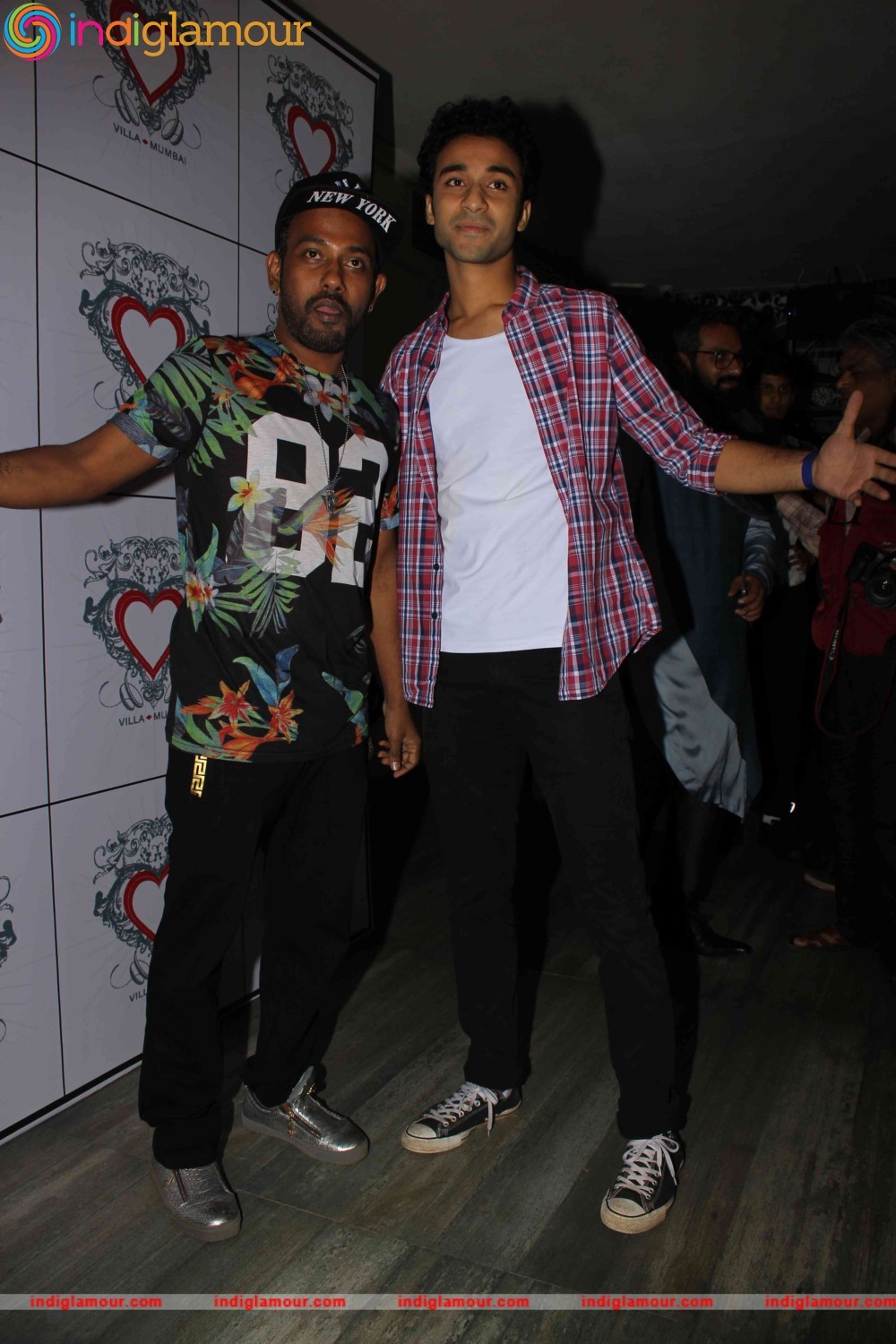 Raj Kumar Yadav and Rajeev Khandelwal Grace art Director Saini Johray Birthday Bash Event hd photo