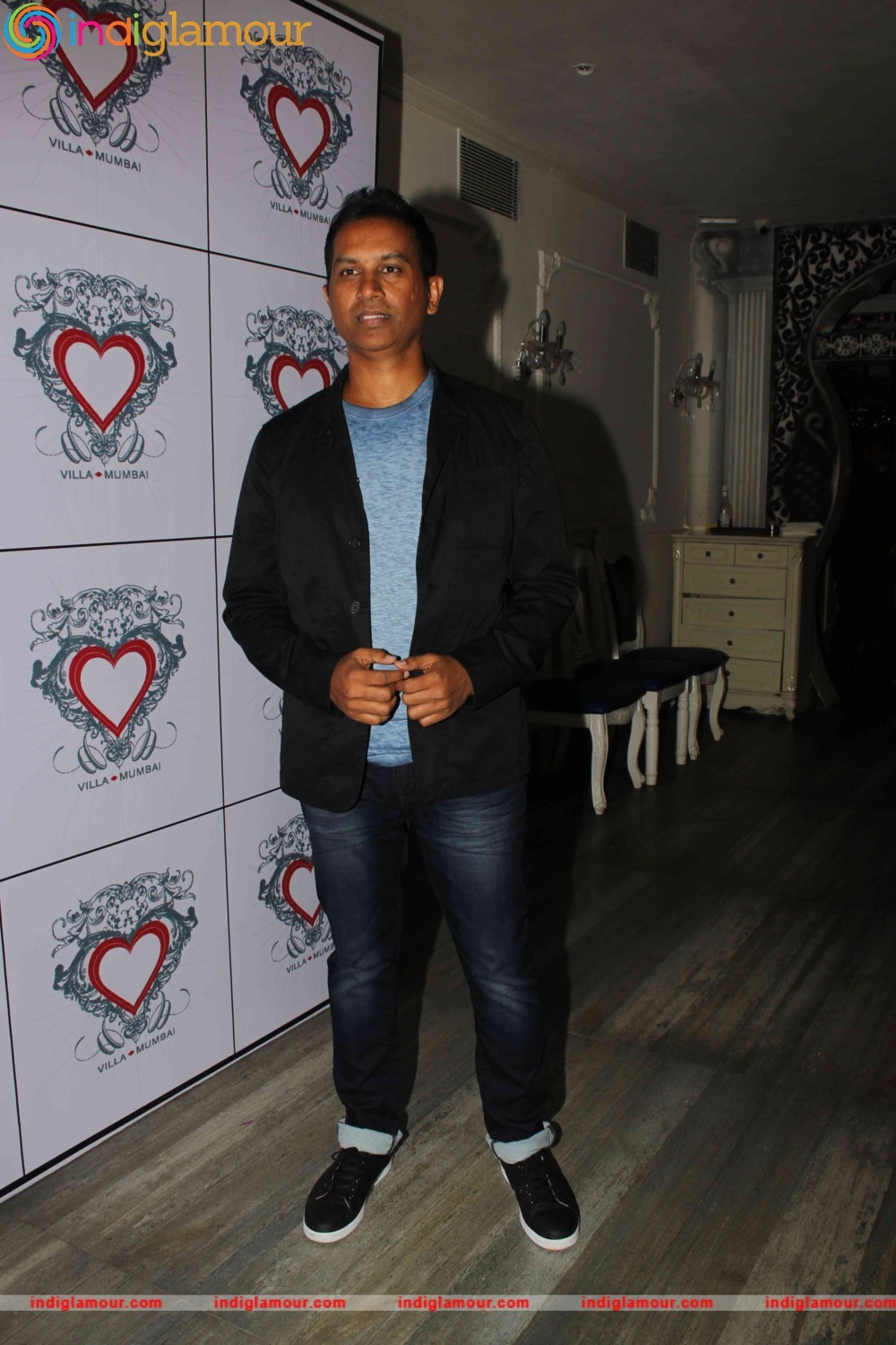 Raj Kumar Yadav and Rajeev Khandelwal Grace art Director Saini Johray Birthday Bash Event hd photo