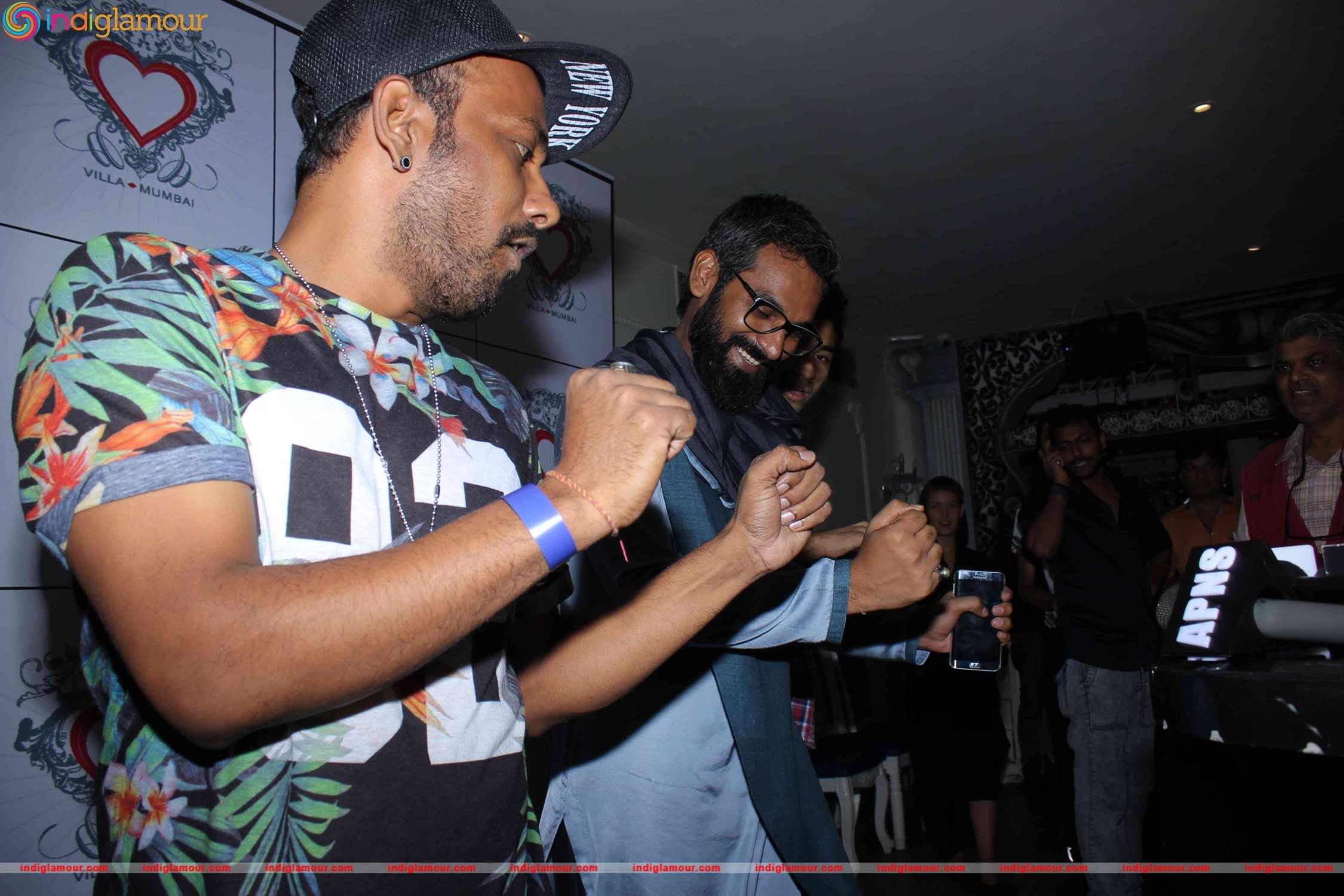 Raj Kumar Yadav and Rajeev Khandelwal Grace art Director Saini Johray Birthday Bash Event hd photo
