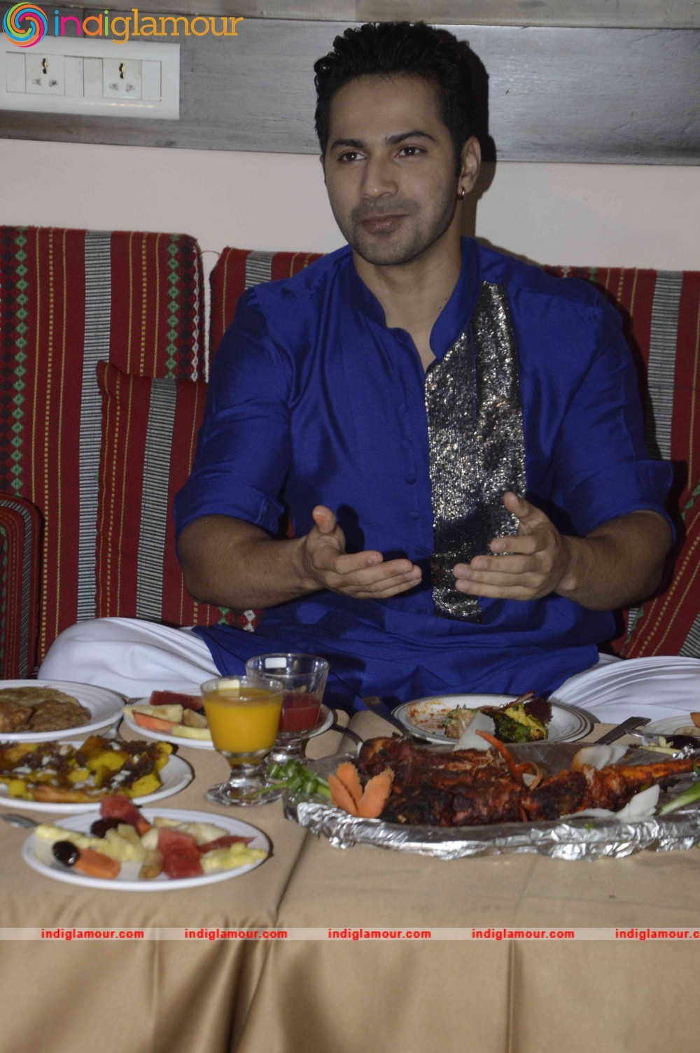 Varun Dhawan Visits Persian Darbar Hotel Event hd photo