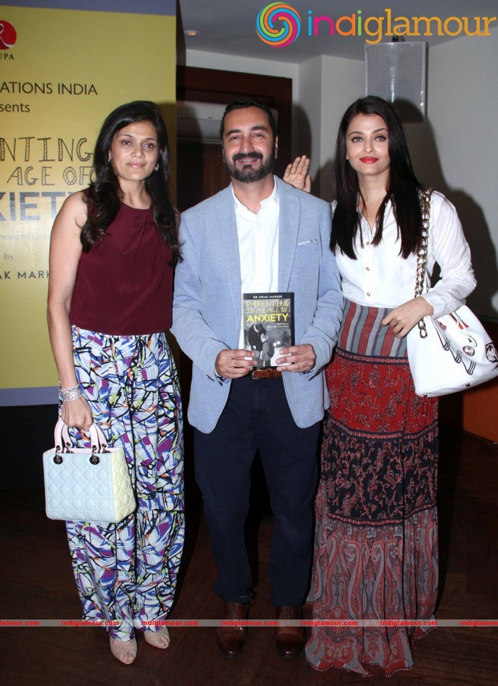 Aishwarya Rai Bachchan Launches Dr Zirak Marker s Book Event hd photo