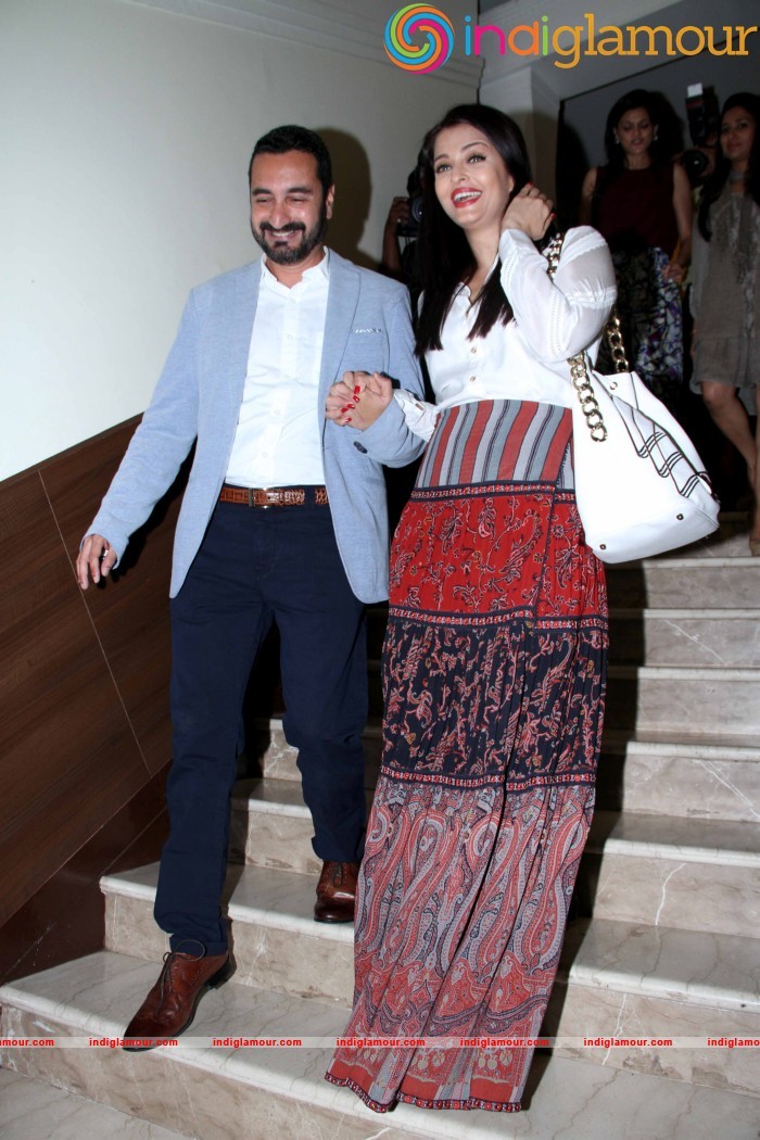 Aishwarya Rai Bachchan Launches Dr Zirak Marker s Book Event hd photo