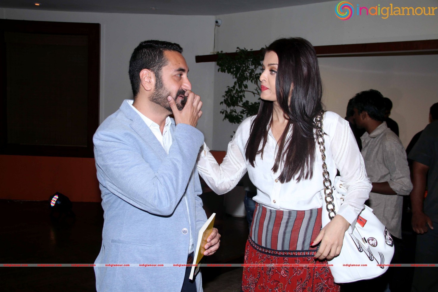Aishwarya Rai Bachchan Launches Dr Zirak Marker s Book Event hd photo