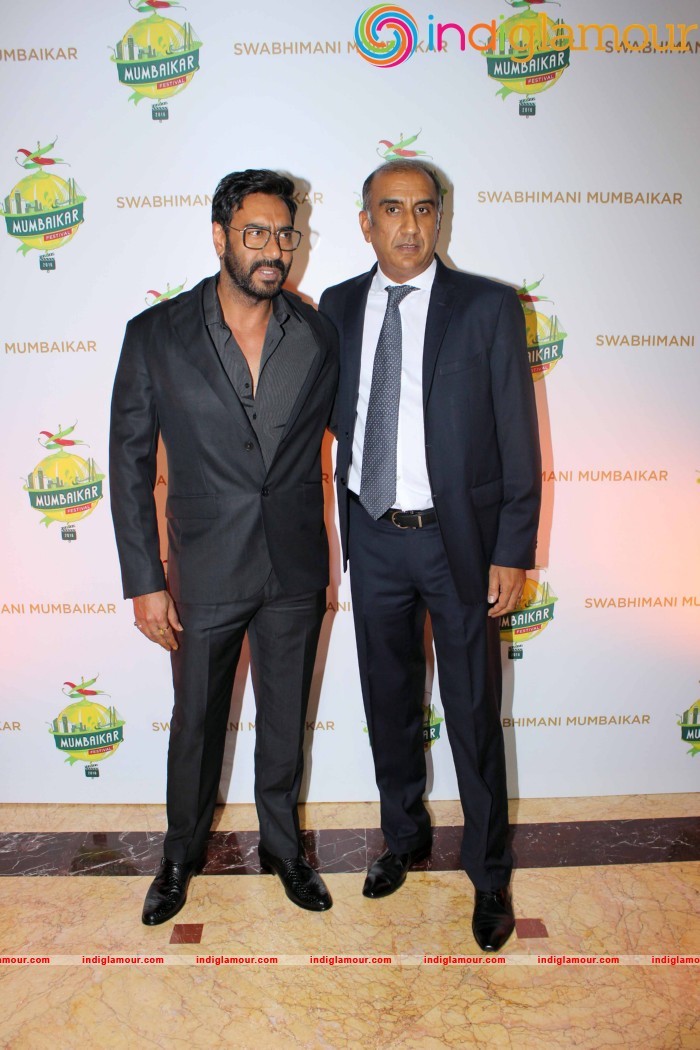Ajay Devgan Kajol Govinda And Vivek Oberoi At The Swabhimani Mumbaikar Awards Event hd photo