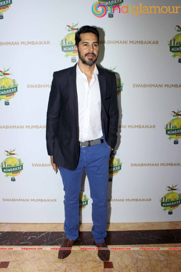 Ajay Devgan Kajol Govinda And Vivek Oberoi At The Swabhimani Mumbaikar Awards Event hd photo