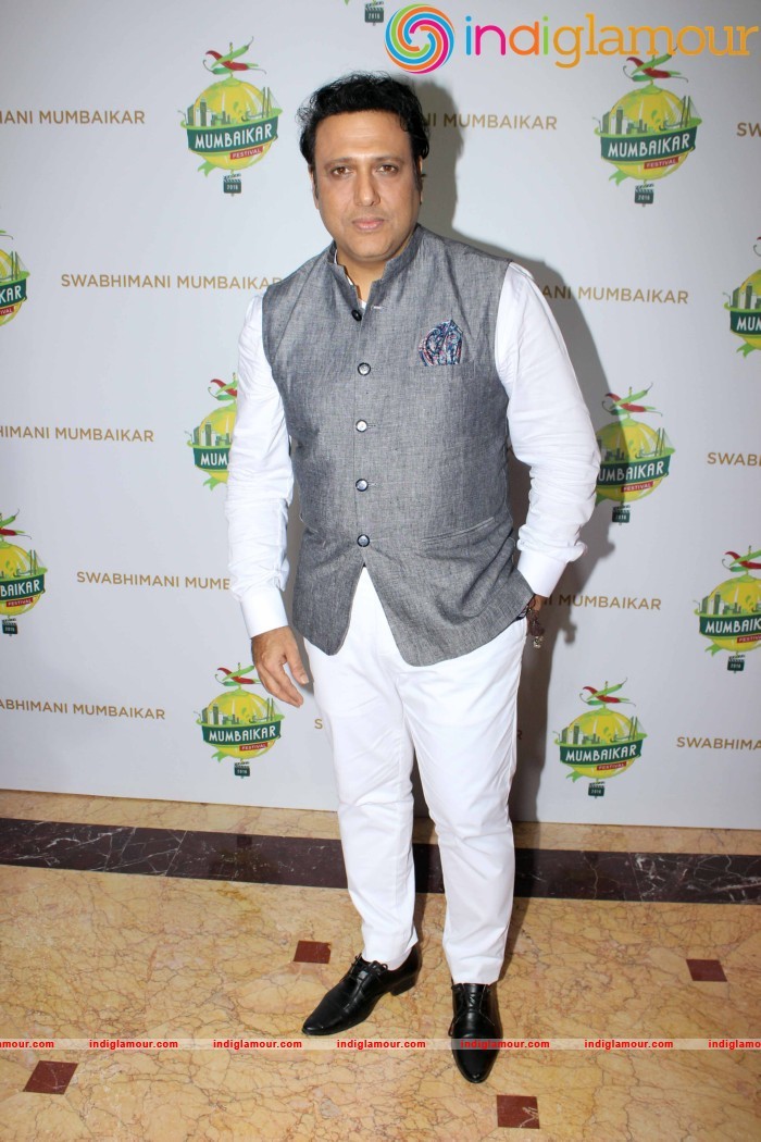 Ajay Devgan Kajol Govinda And Vivek Oberoi At The Swabhimani Mumbaikar Awards Event hd photo