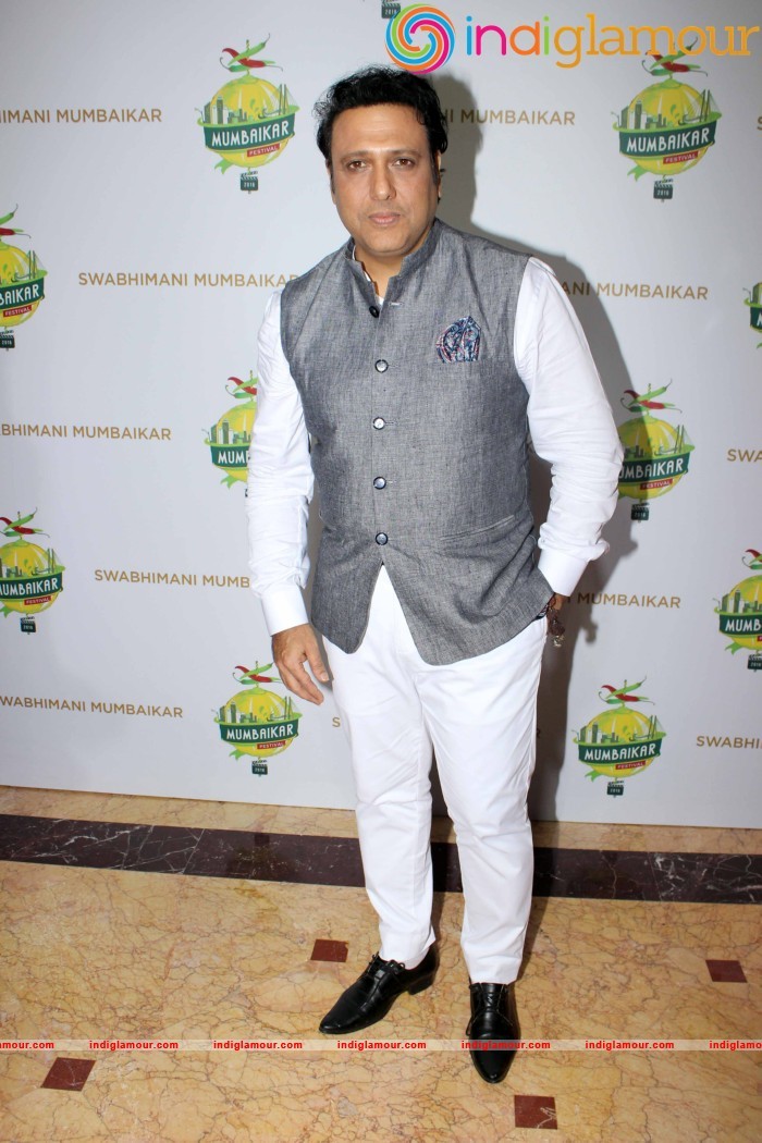 Ajay Devgan Kajol Govinda And Vivek Oberoi At The Swabhimani Mumbaikar Awards Event hd photo