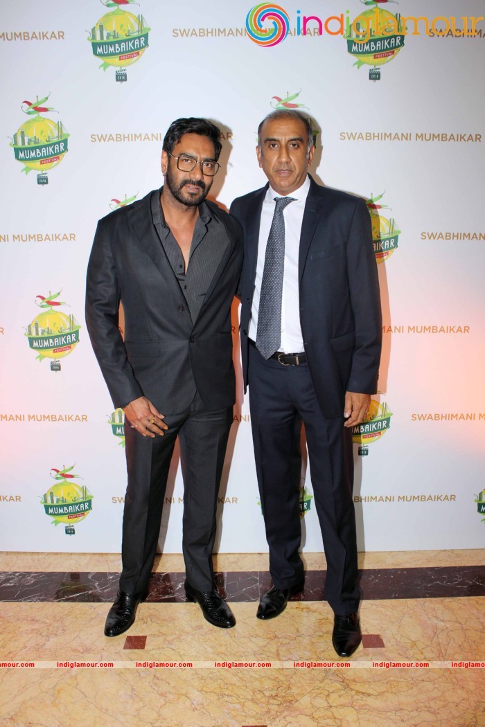 Ajay Devgan Kajol Govinda And Vivek Oberoi At The Swabhimani Mumbaikar Awards Event hd photo