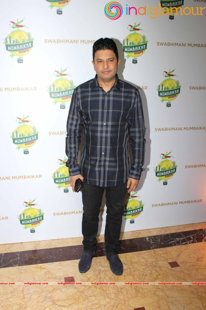Ajay Devgan Kajol Govinda And Vivek Oberoi At The Swabhimani Mumbaikar Awards Event hd photo