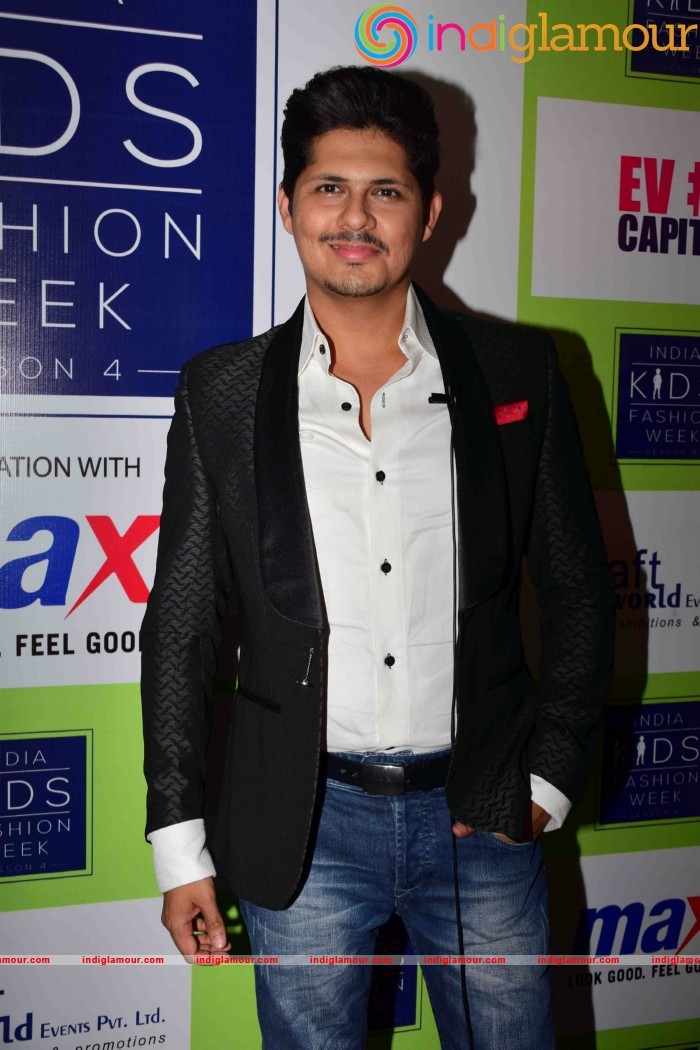 Nawazuddin Siddiqui And Vishal Malhotra Show Stopper For The Brand Nauti Nati Event hd photo