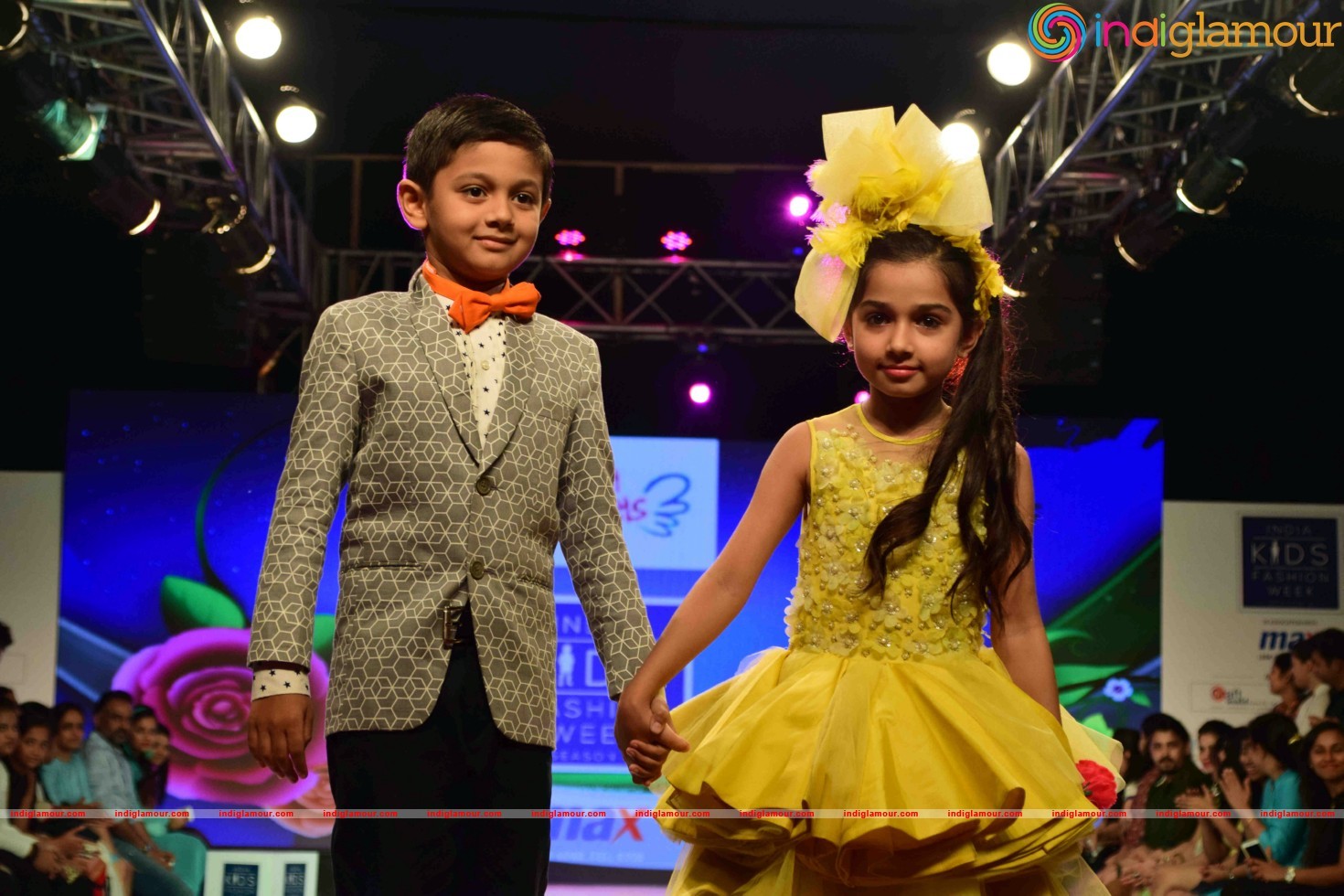 Nawazuddin Siddiqui And Vishal Malhotra Show Stopper For The Brand Nauti Nati Event hd photo