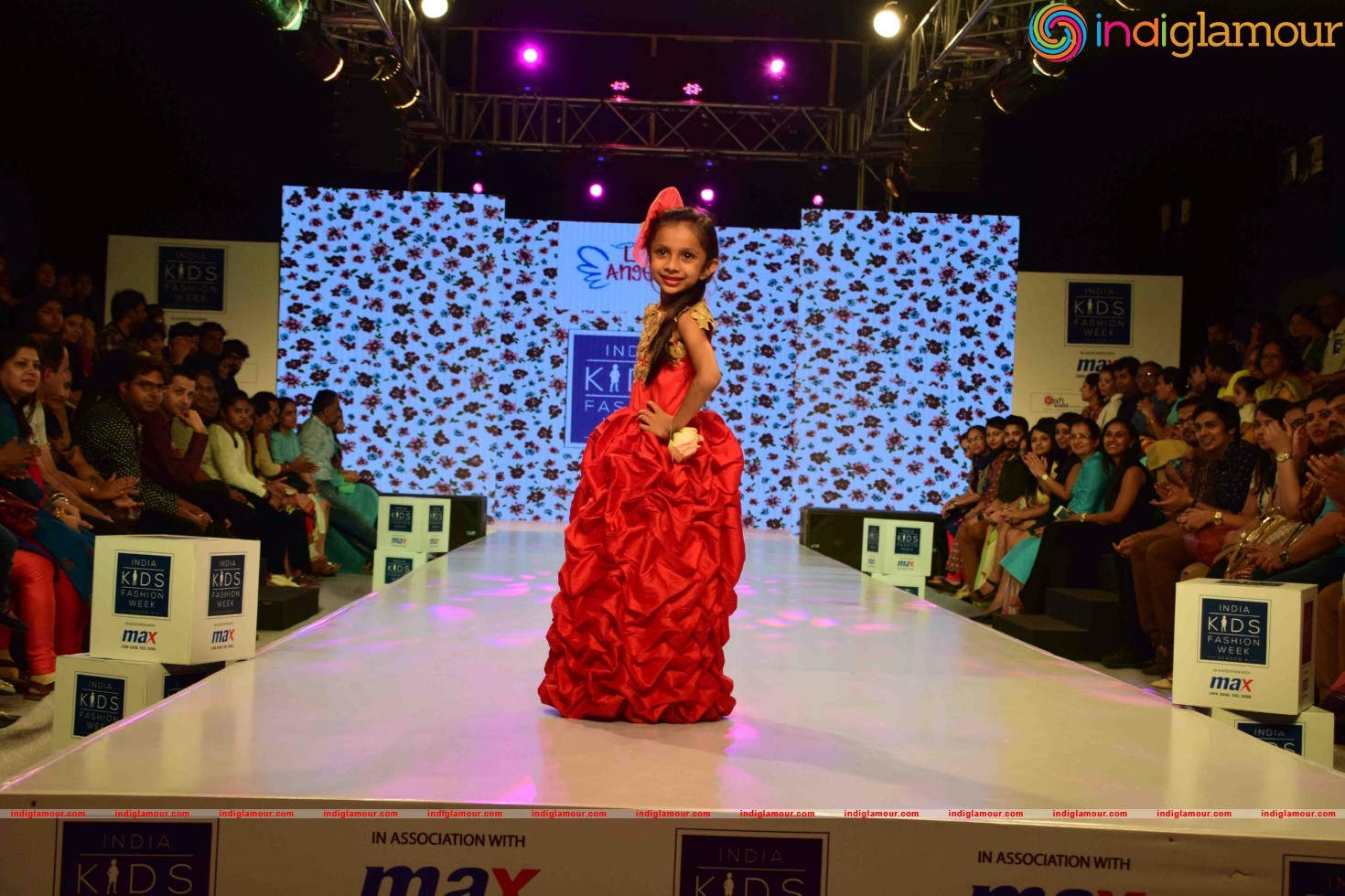 Nawazuddin Siddiqui And Vishal Malhotra Show Stopper For The Brand Nauti Nati Event hd photo