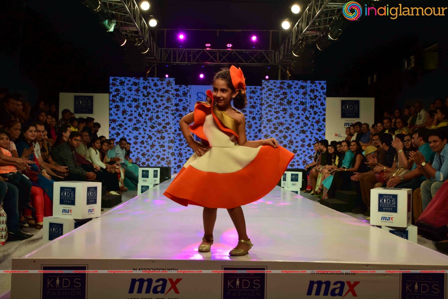 Nawazuddin Siddiqui And Vishal Malhotra Show Stopper For The Brand Nauti Nati Event hd photo