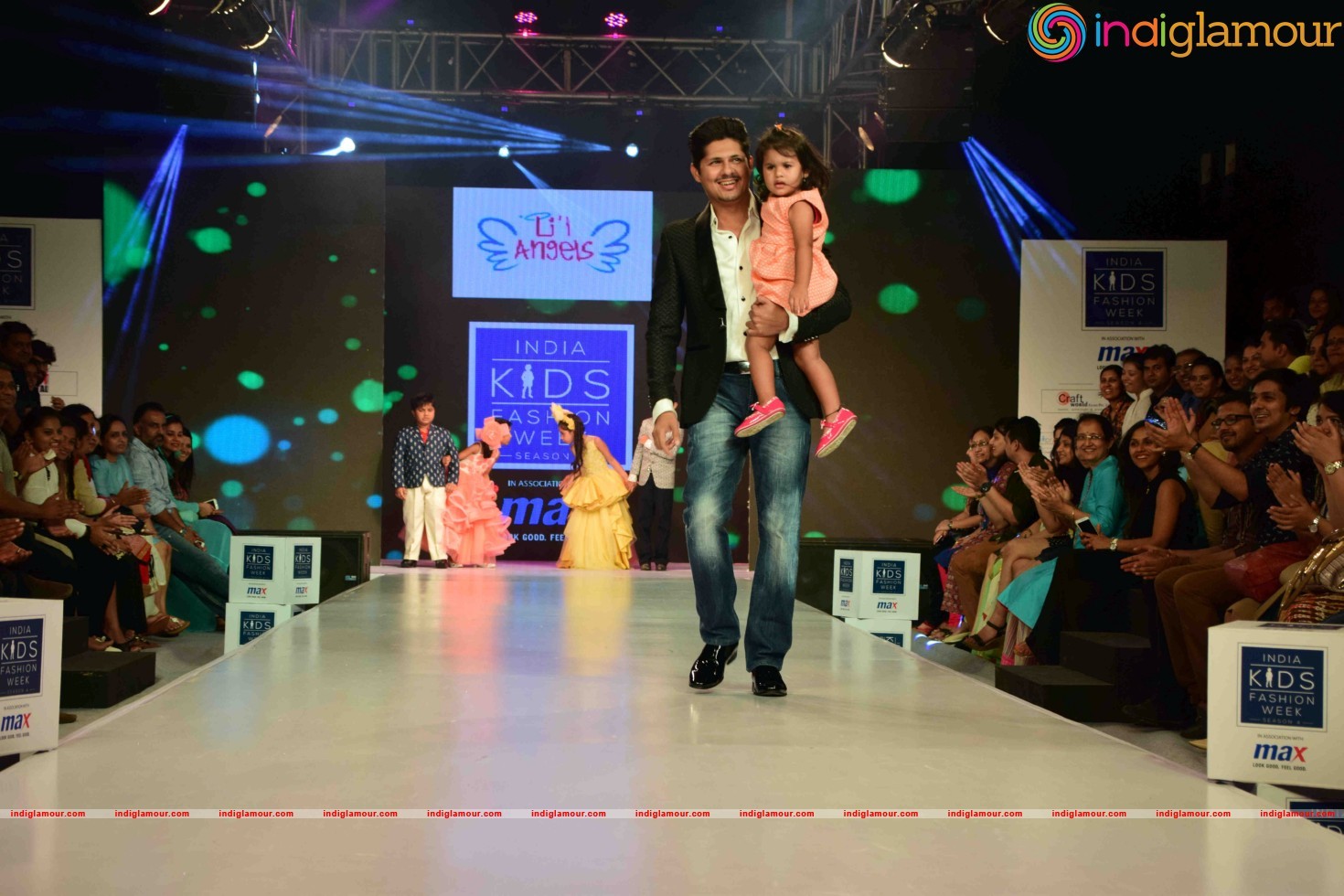 Nawazuddin Siddiqui And Vishal Malhotra Show Stopper For The Brand Nauti Nati Event hd photo