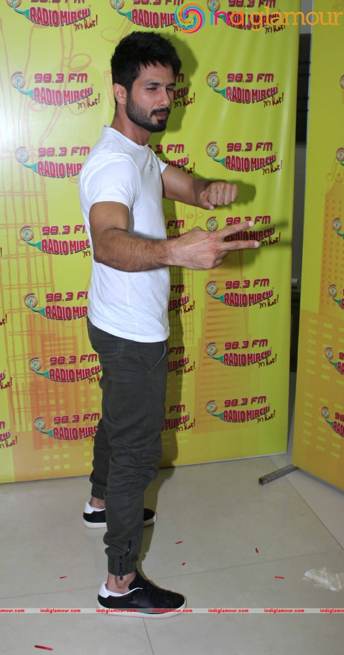Promotion Of Film Udta Punjab At Radio Mirchi Studio Event hd photo
