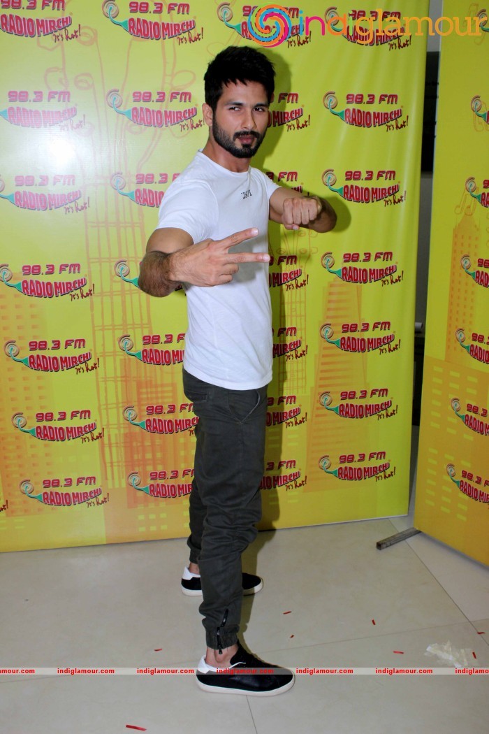Promotion Of Film Udta Punjab At Radio Mirchi Studio Event hd photo