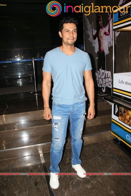 Special Screening Of Film Do Lafzon Ki Kahani At Fun Republic Event hd photo