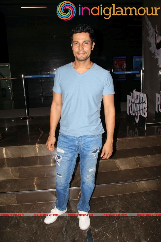 Special Screening Of Film Do Lafzon Ki Kahani At Fun Republic Event hd photo