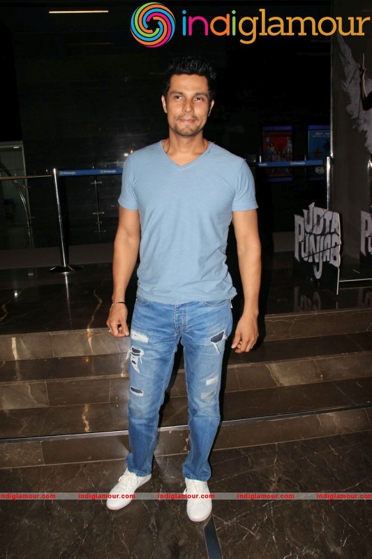 Special Screening Of Film Do Lafzon Ki Kahani At Fun Republic Event hd photo