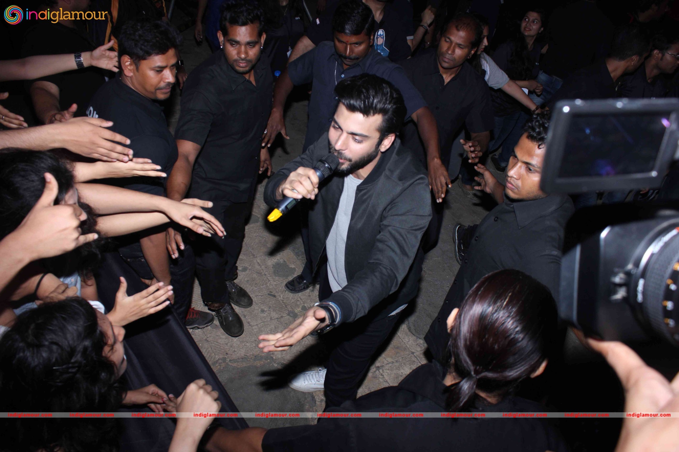Promotion of Film Kapoor and Sons at Mithibai College Event hd photo