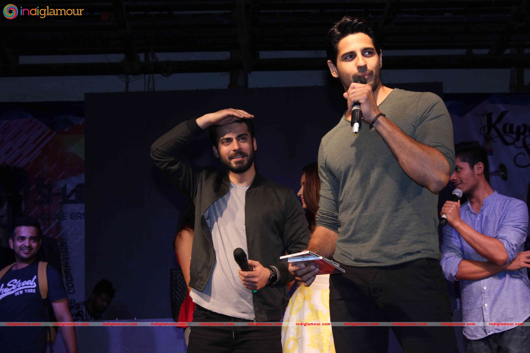 Promotion of Film Kapoor and Sons at Mithibai College Event hd photo