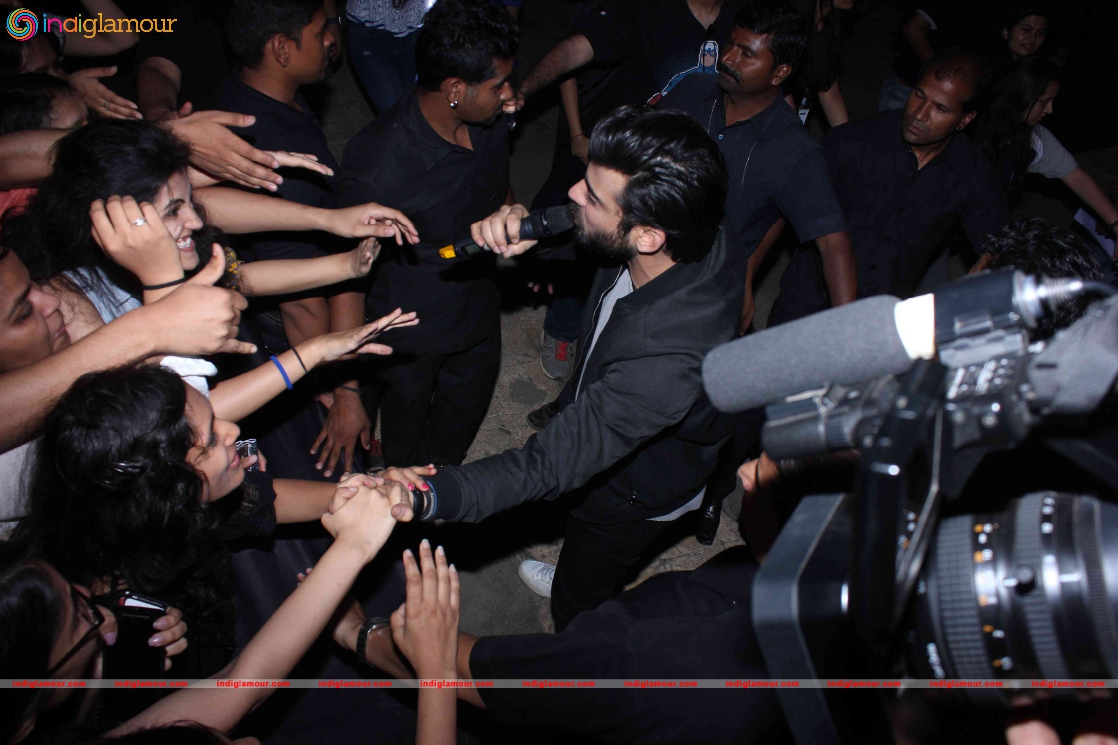Promotion of Film Kapoor and Sons at Mithibai College Event hd photo