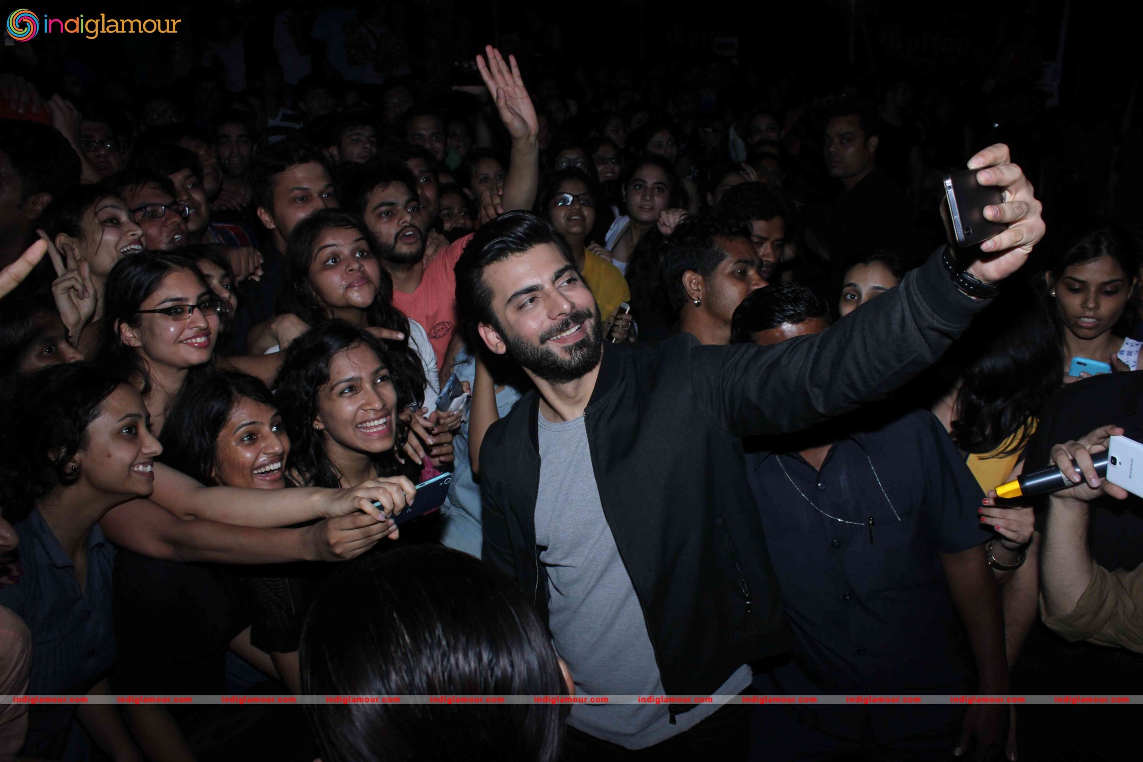Promotion of Film Kapoor and Sons at Mithibai College Event hd photo
