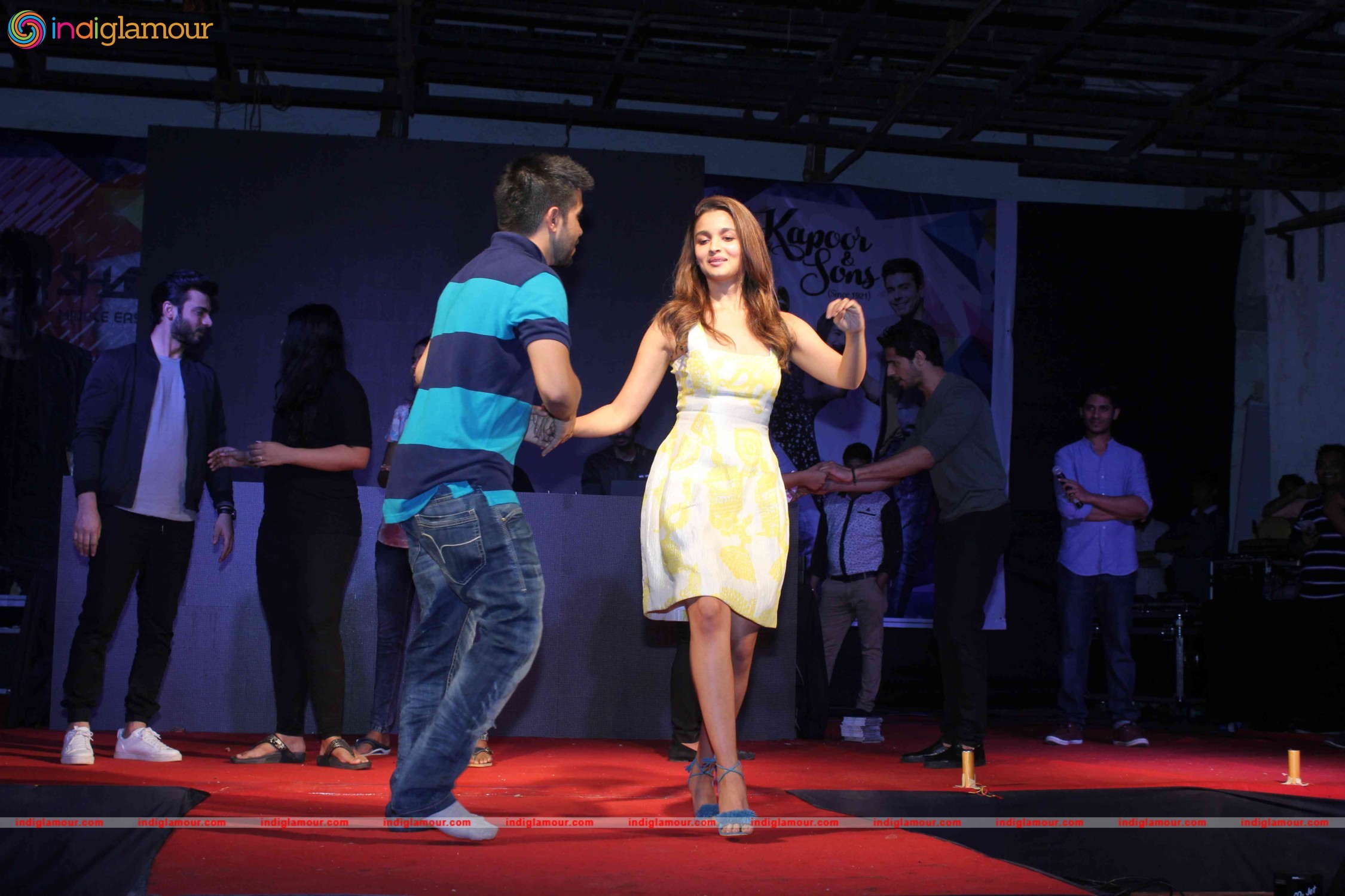 Promotion of Film Kapoor and Sons at Mithibai College Event hd photo