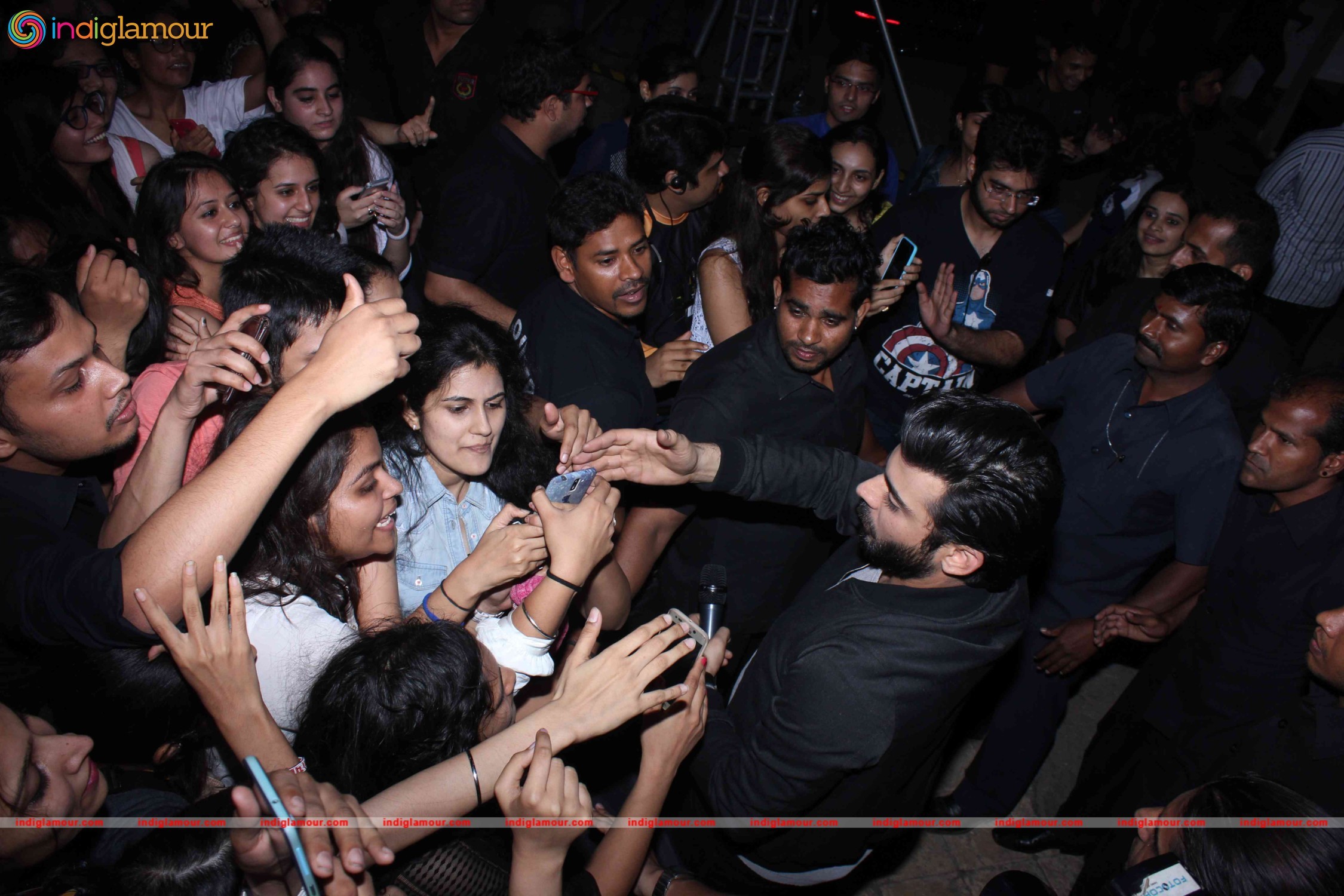 Promotion of Film Kapoor and Sons at Mithibai College Event hd photo
