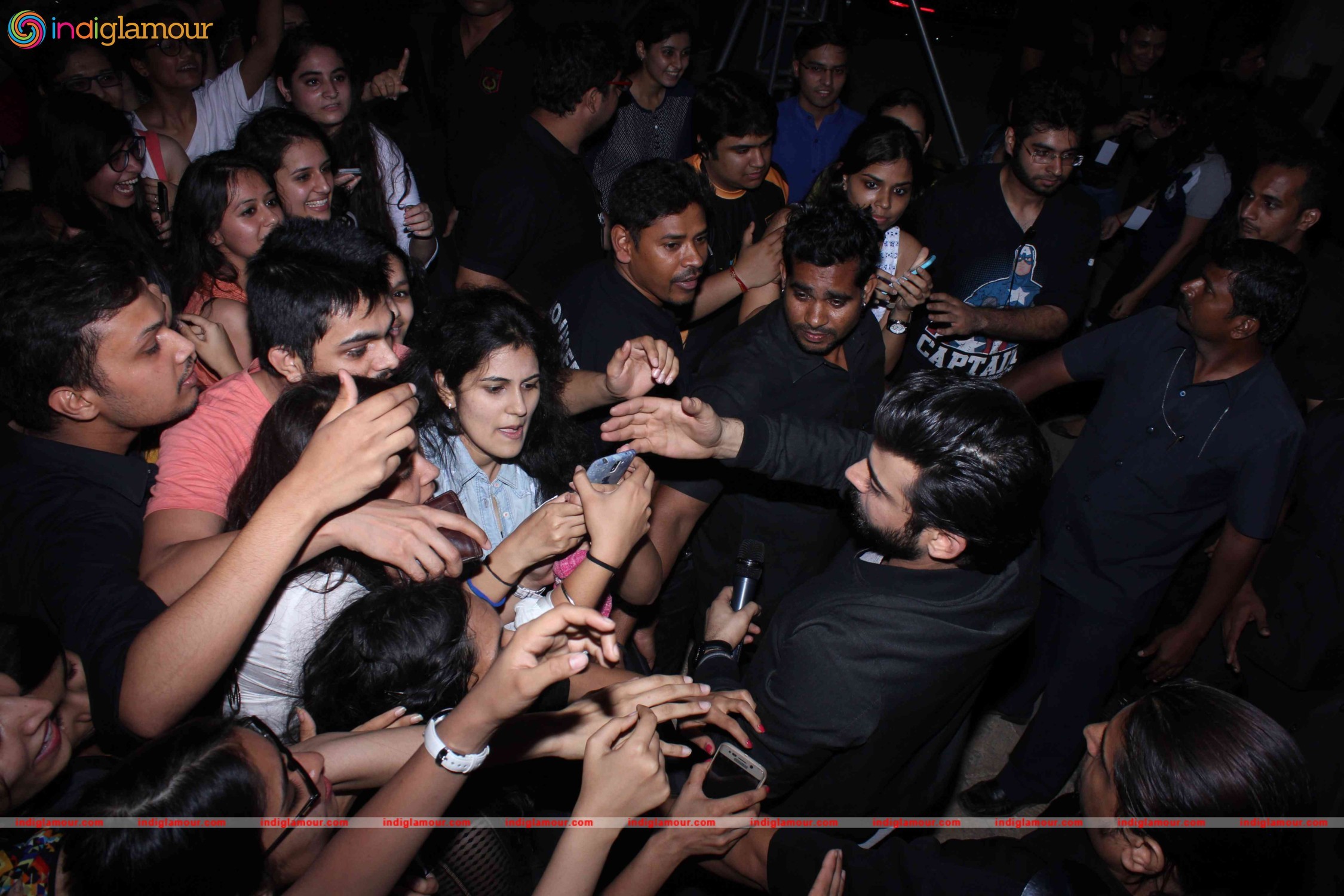 Promotion of Film Kapoor and Sons at Mithibai College Event hd photo