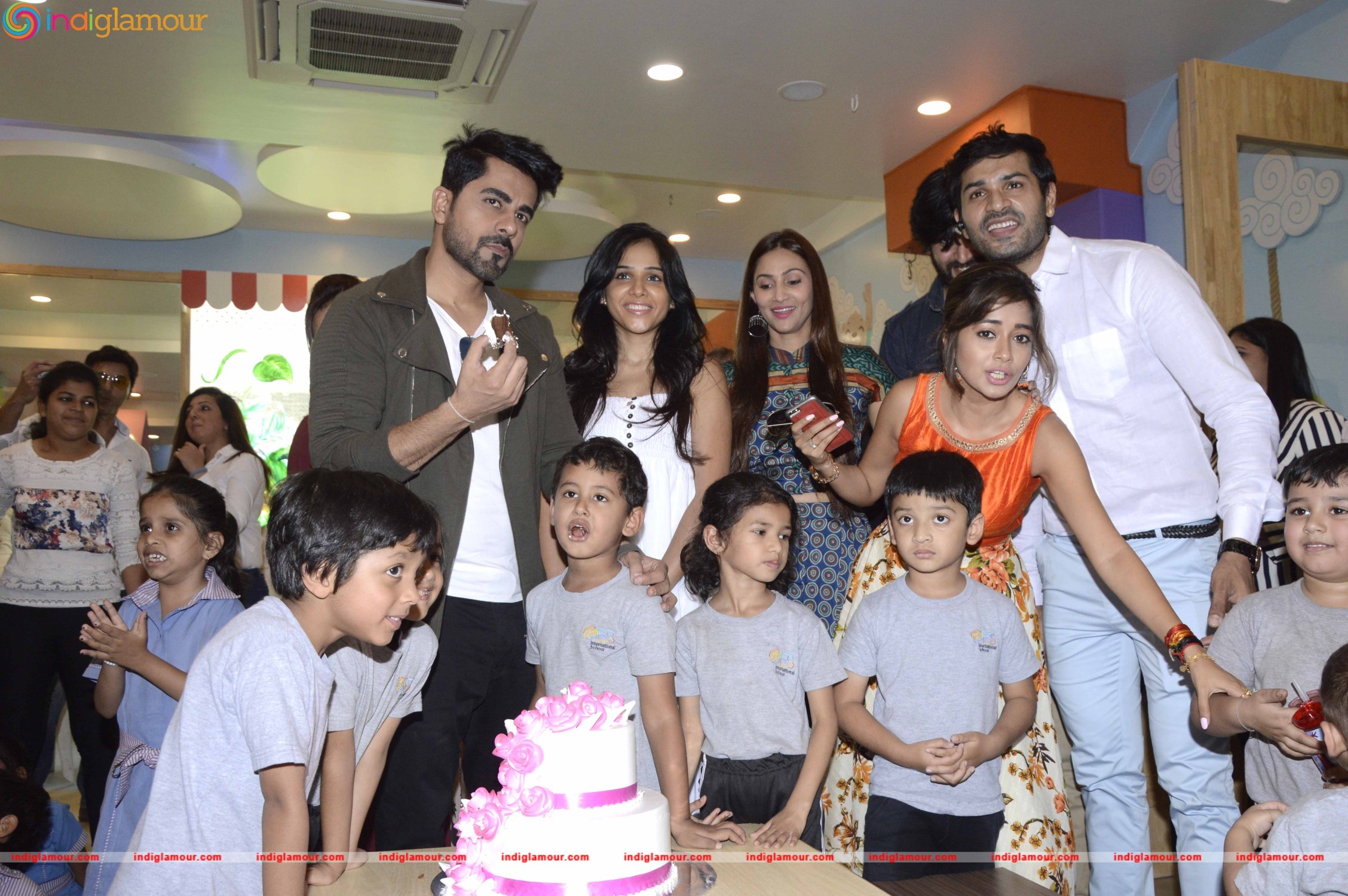 Actor Mrunal Jain Spend Some Good Time with NGO Dilkhush Special Children Event hd photo