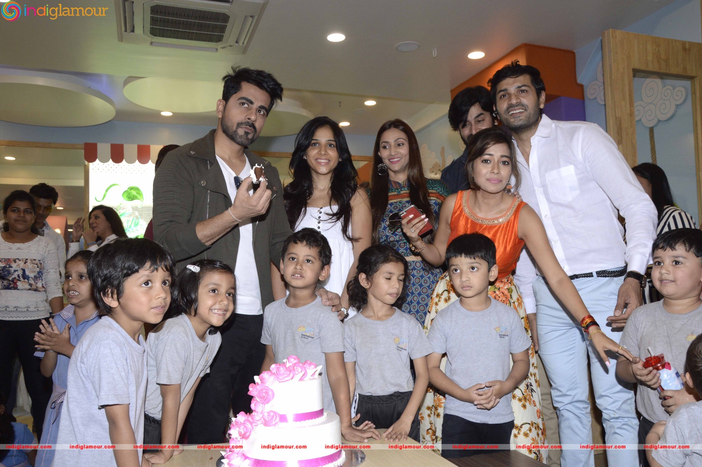 Actor Mrunal Jain Spend Some Good Time with NGO Dilkhush Special Children Event hd photo