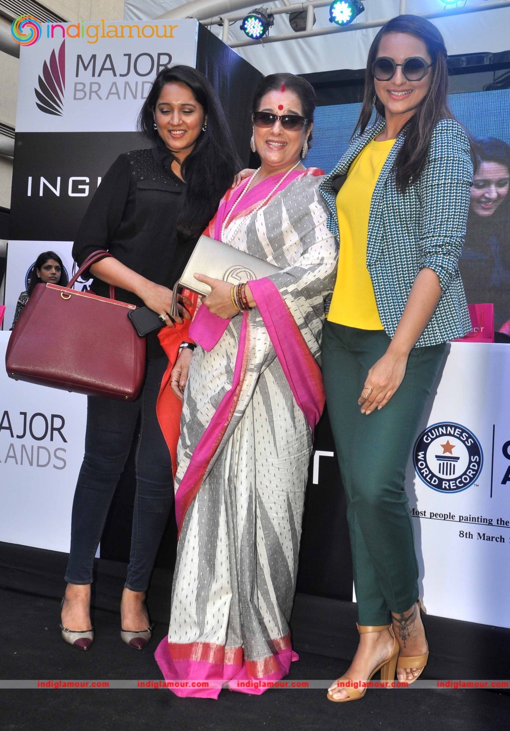 Sonakshi Sinha Attends the Painting Fingernails Competition on Women Day Event hd photo