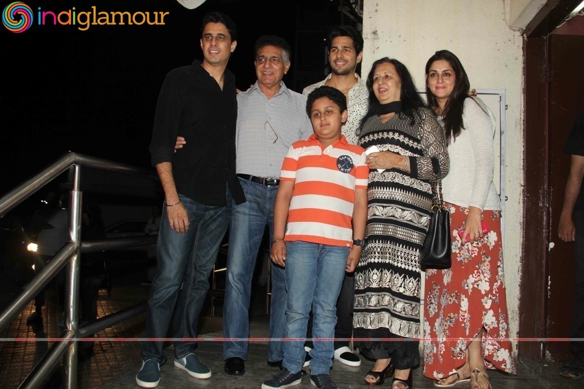 Special Screening Of Film Kapoor And Sons At PVR Cinemas Event hd photo