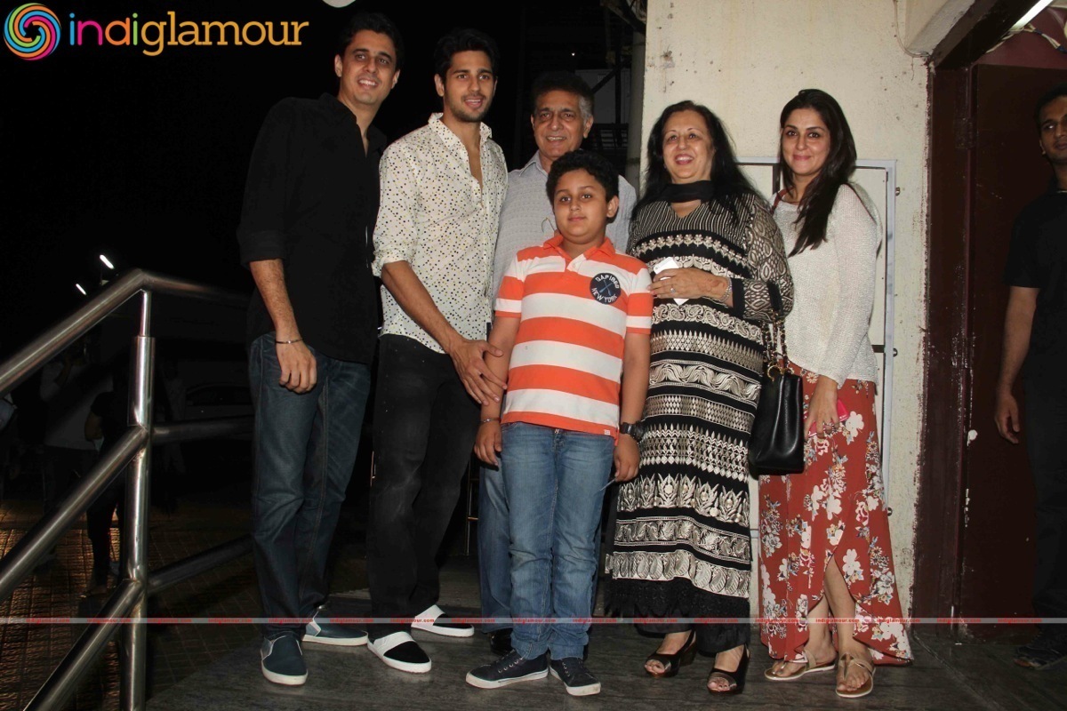 Special Screening Of Film Kapoor And Sons At PVR Cinemas Event hd photo