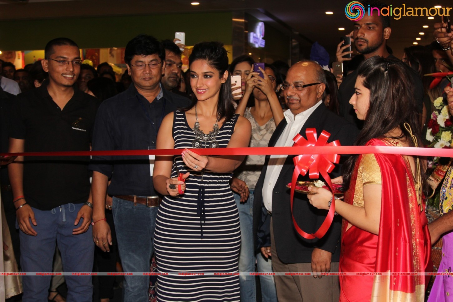 Ileana D Cruz Inagurates Reliance Trends Concept Store Event hd photo