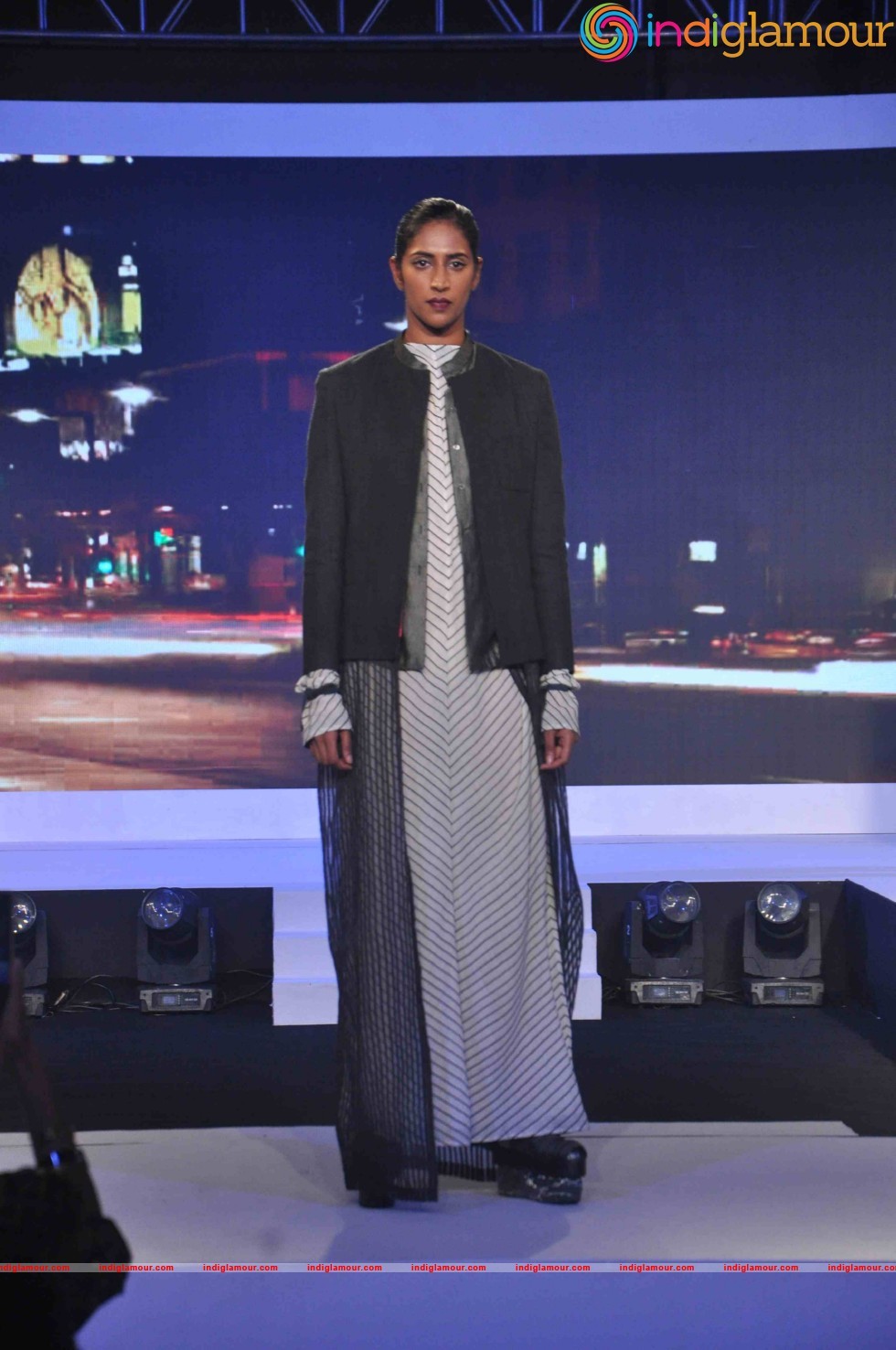 Vidyut Jamwal And Aditi Rao Hydari Walk The Ramp For The Woolmark Show Event hd photo