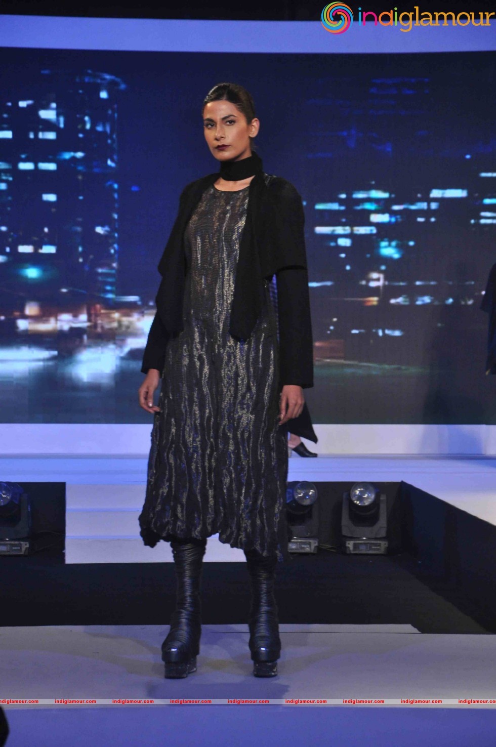 Vidyut Jamwal And Aditi Rao Hydari Walk The Ramp For The Woolmark Show Event hd photo