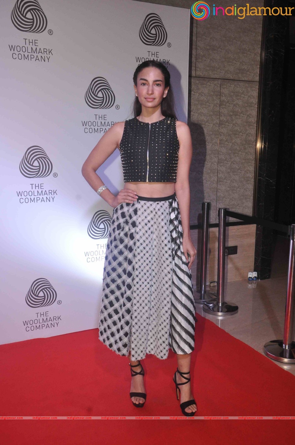 Vidyut Jamwal And Aditi Rao Hydari Walk The Ramp For The Woolmark Show Event hd photo